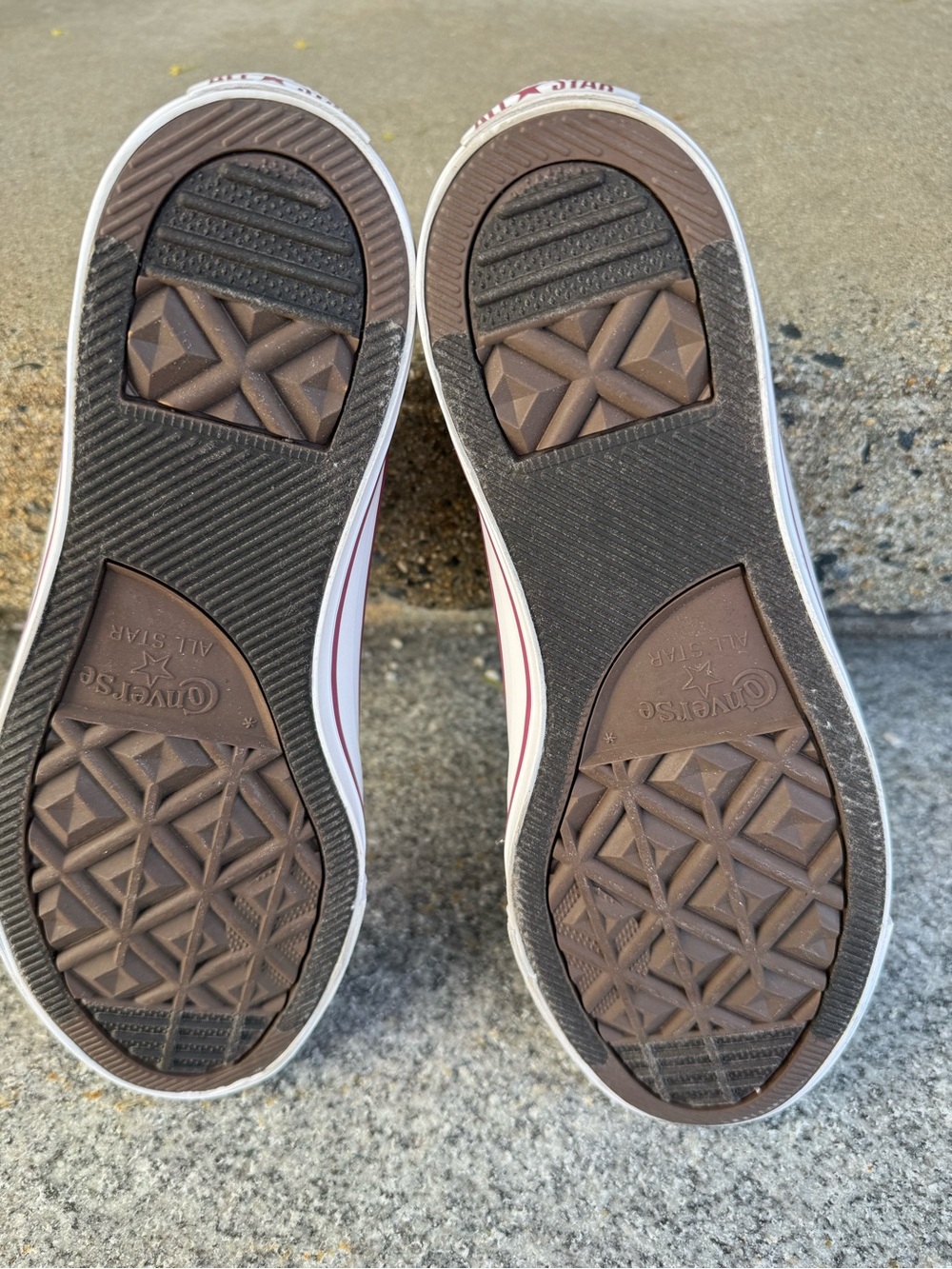 Converse Low Top Sneakers in Maroon and White - Picture 5 of 6